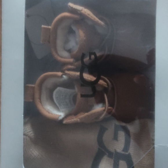 UGG new born set. Brand new in box - Picture 3 of 4